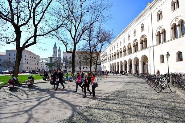 Ludwig Maximilians University Munich picture