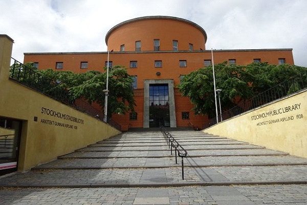 Main Entrance to Library